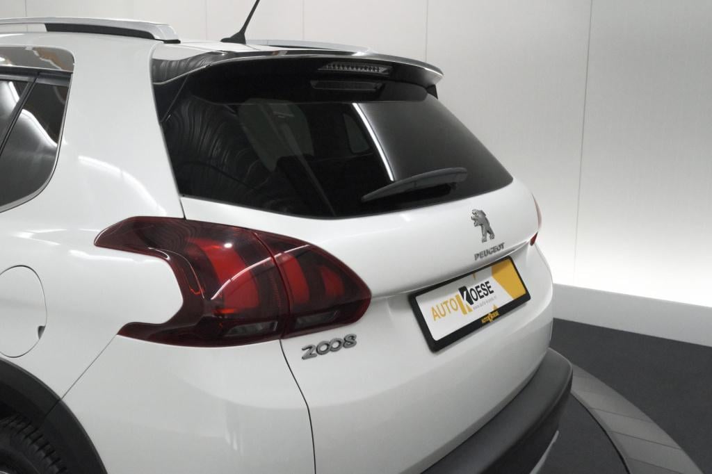 Peugeot 2008 puretech 110 eat6 allure | trekhaak | apple carplay | parkeers