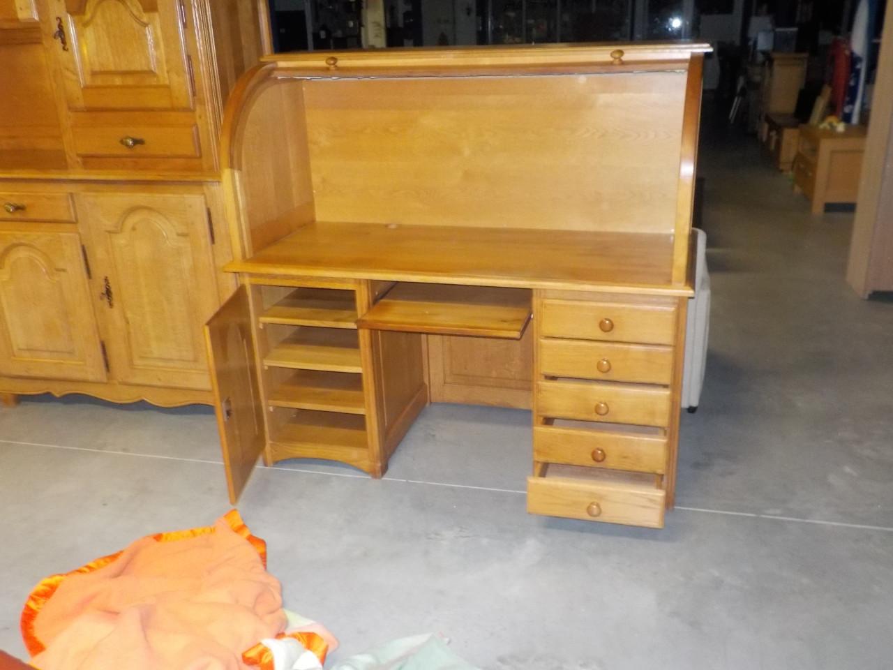 Geheel massief blank eiken bureau in zeer goede staat