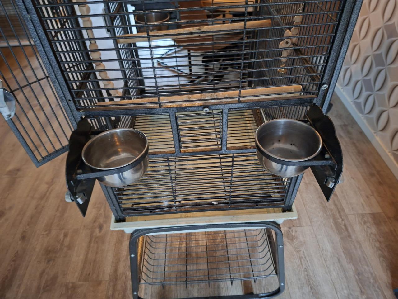 Papagaaien / Parkieten  Kooi