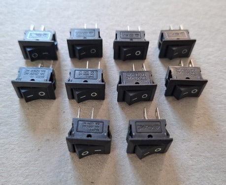 10x Mini Schakelaars Onn/Off 10x15MM   NIEUW