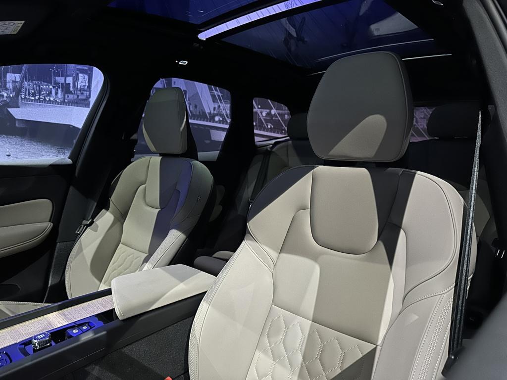 Volvo XC60 2.0 t8 plug-in hybrid awd plus black edition *nieuw model*