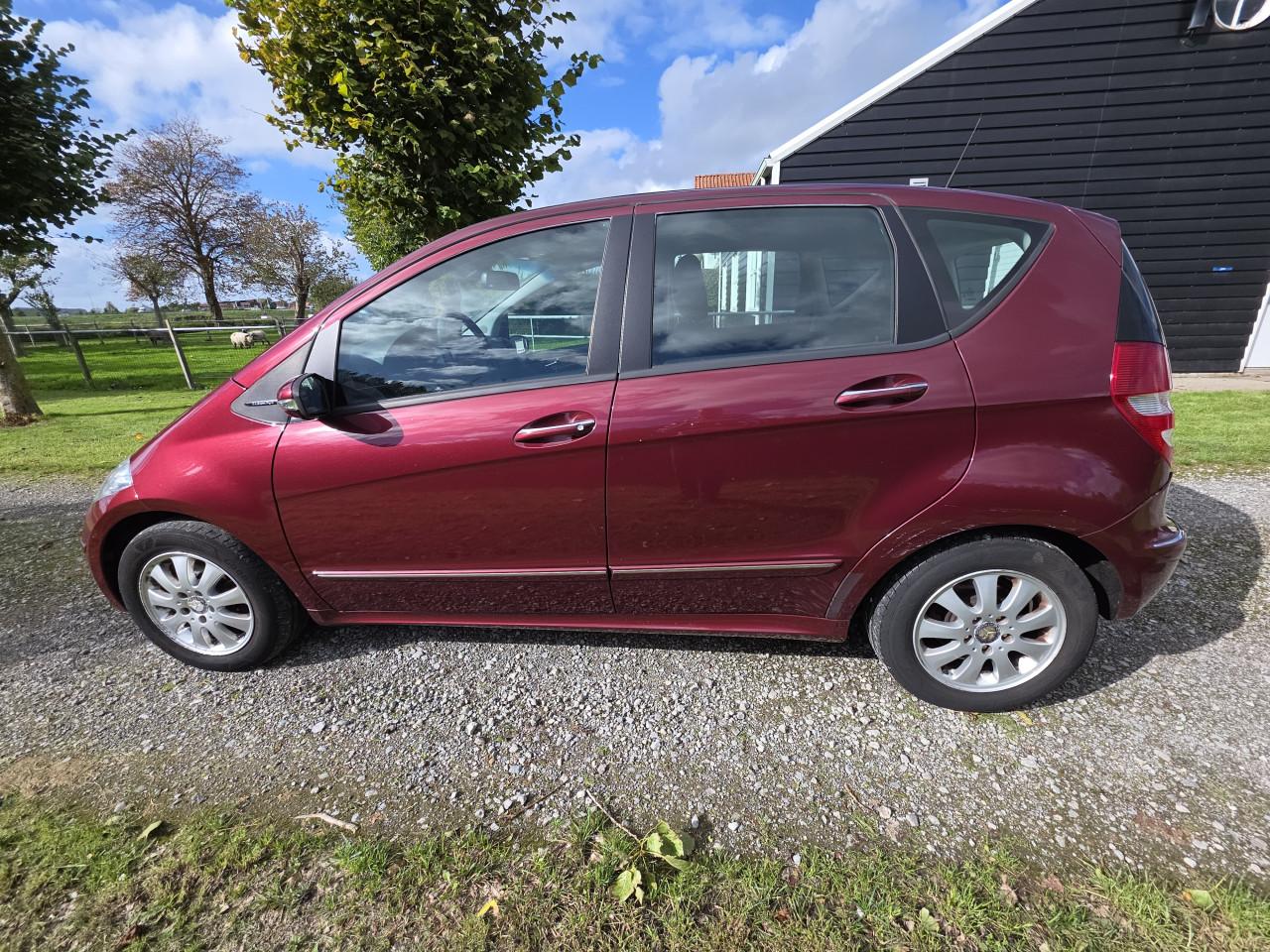 Mercedes A 150 elegance, vol jaar APK.