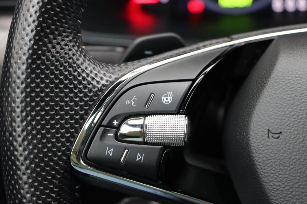 Skoda Superb combi 1.4 tsi iv sportline 218pk dsg6 | black style | memory s