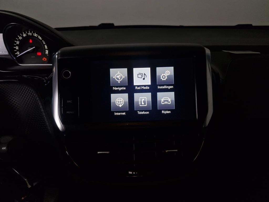 Peugeot 2008 1.2i style