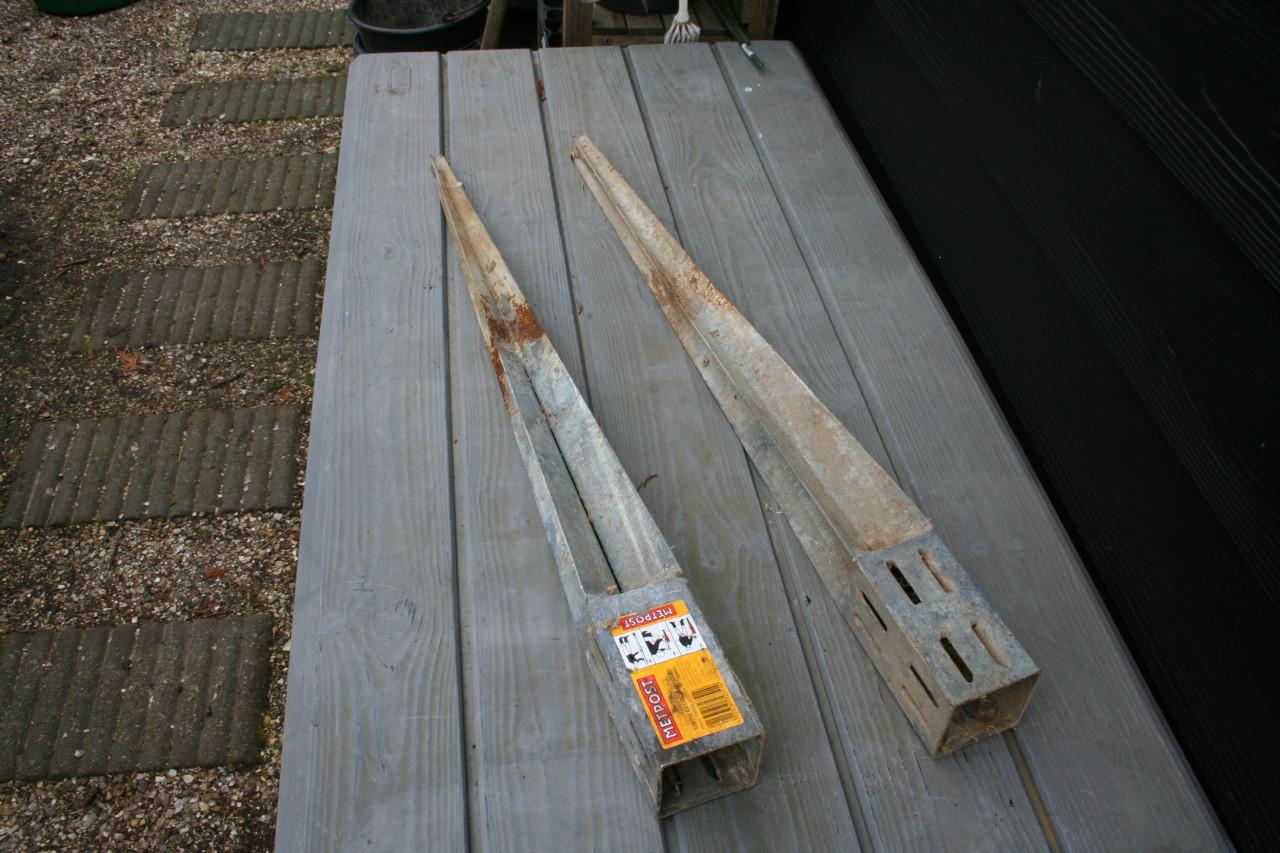 Paalhouders ( gratis)(gereserveerd)