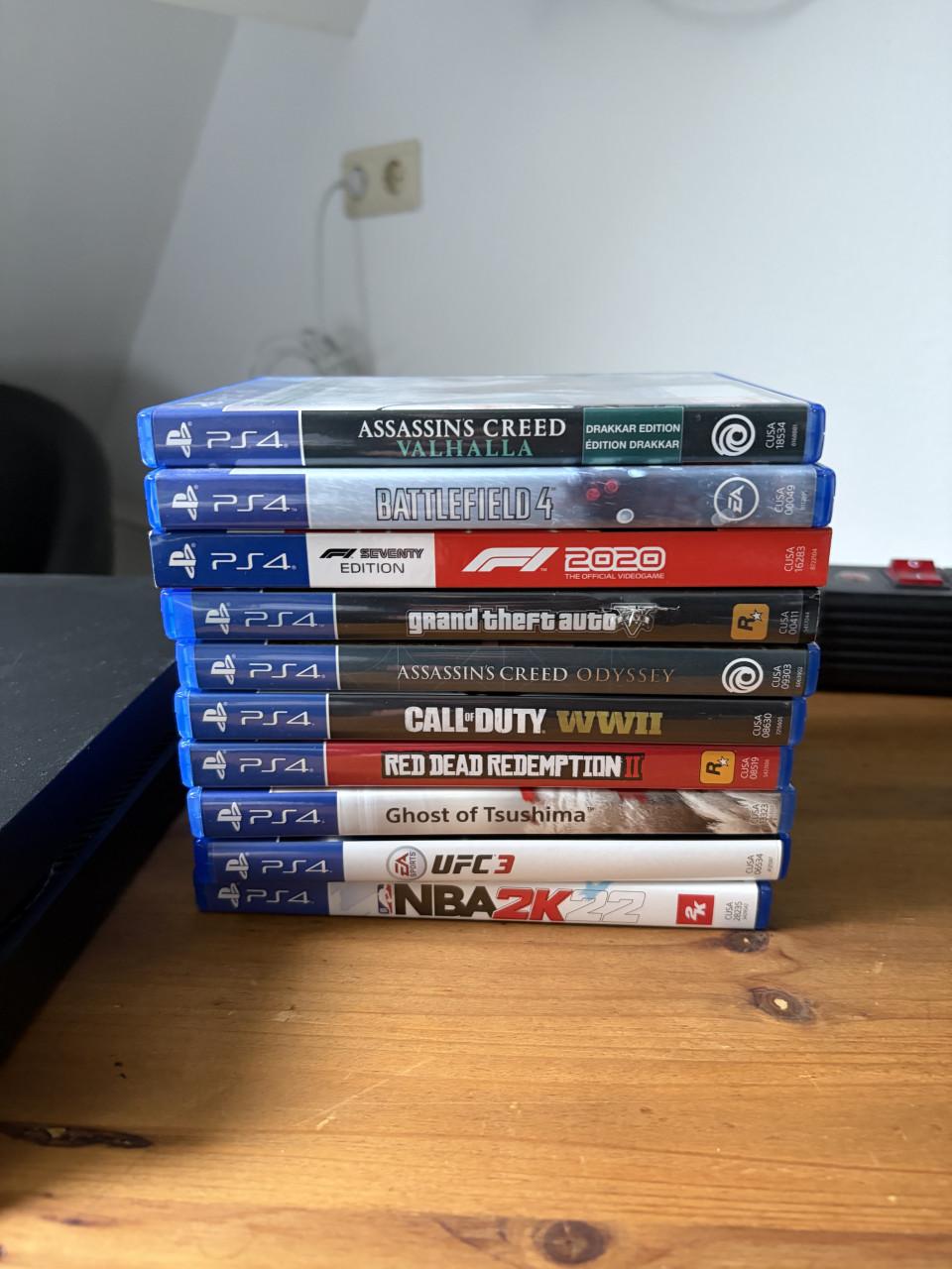 Playstation 4 met controllers en spellen