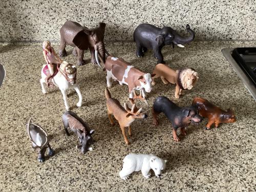 Veel verschillende dieren van het merk: Schleich.   Bully/Bullyland.
