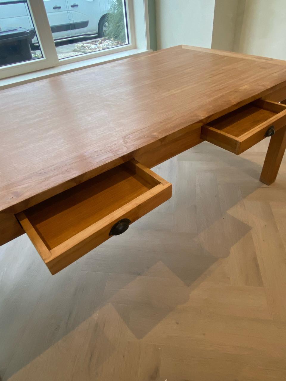 Robust houten eet tafel