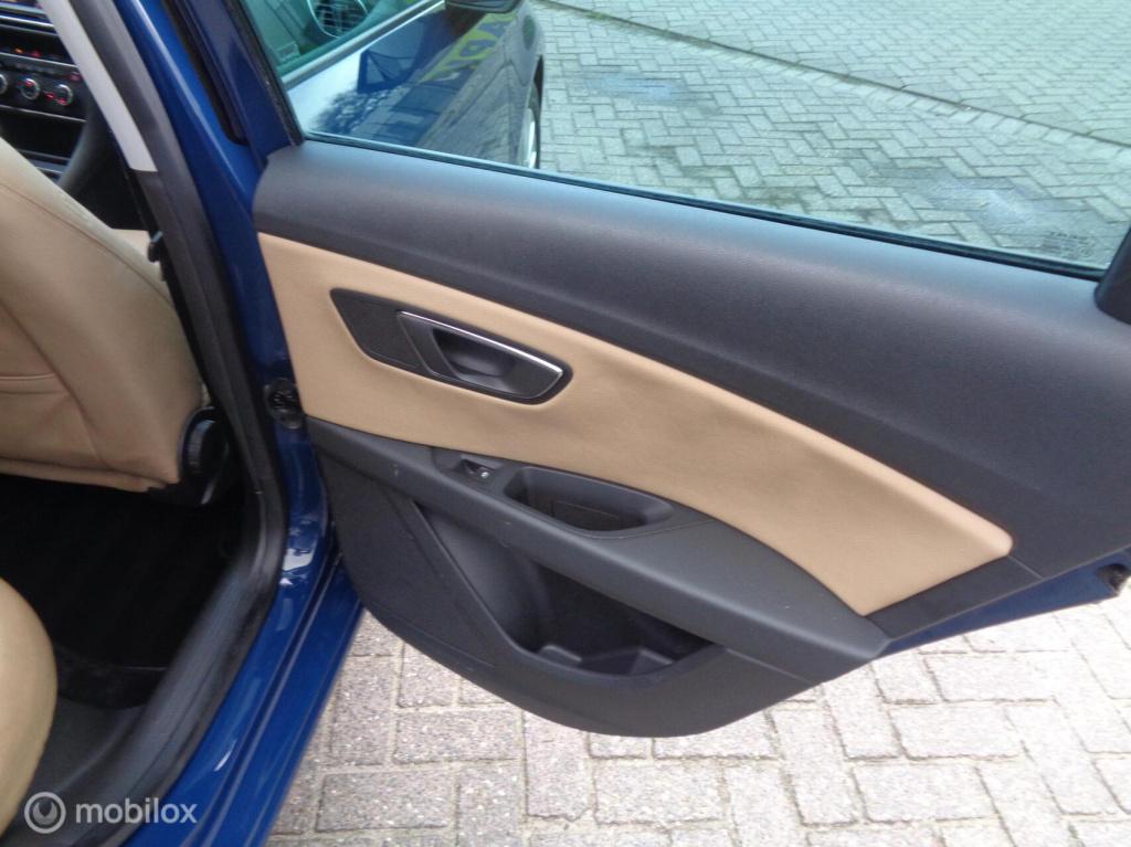 Seat Leon st 1.0 ecotsi style connect/airco/led/lm velgen/navigatie/carplay