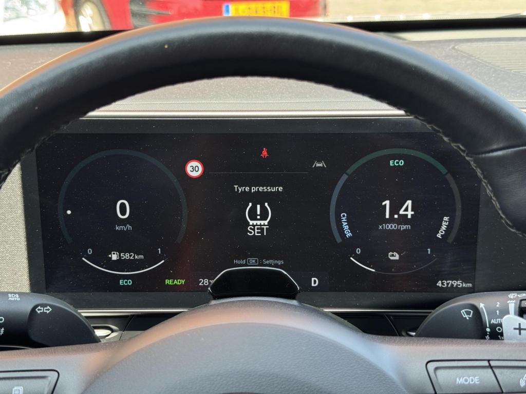Hyundai Kona 1.6 gdi hev premium | two-tone lakkleur | stoelverwarming + -v