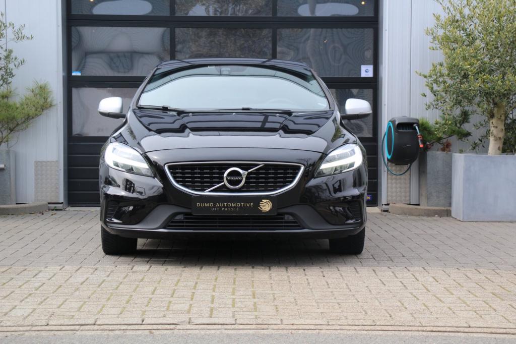 Volvo V40 1.5 t2 r-design automaat - leder/alcantara - led - navi - pdc + c