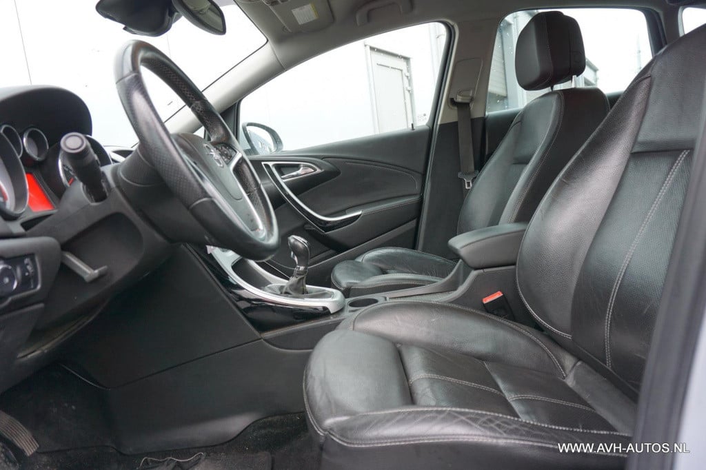 Opel Astra 1.6 turbo sport