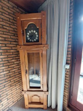 Staande Klok te koop.
