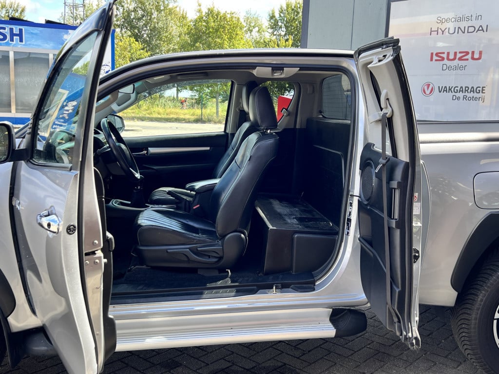 Toyota Hilux 2.4 d-4d-f xtra cab professional | cruise control | dab | came