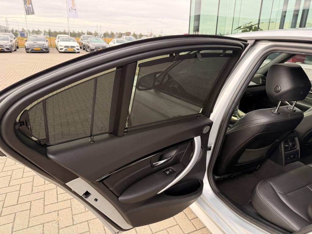 BMW 3-serie 330e m-sport | leder | harman/kardon | memory | stoel/stuurverw