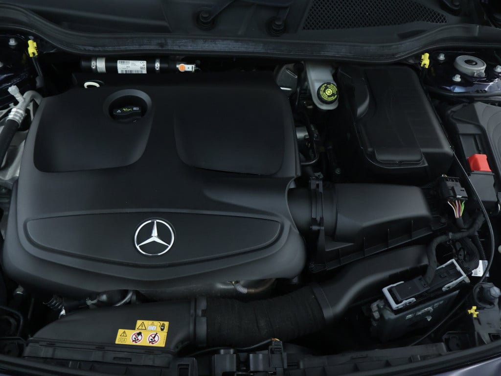 Mercedes-Benz A-Klasse 180 business solution amg | cruise control | stoelve