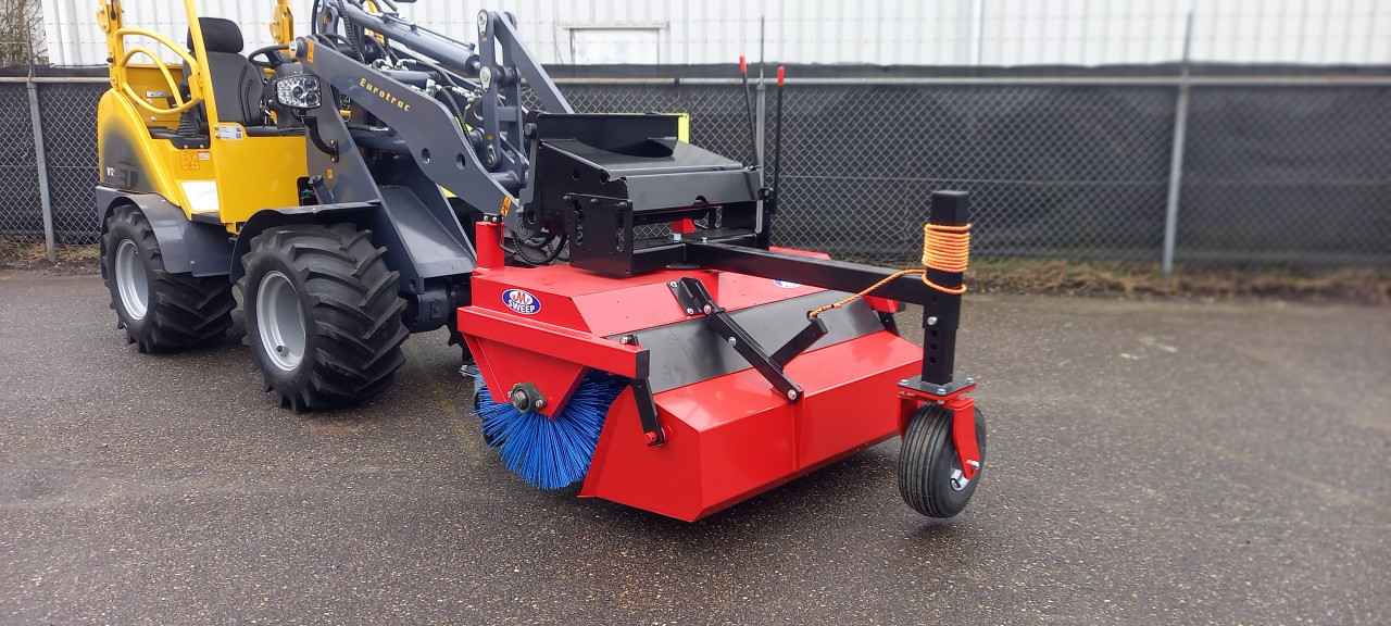 M sweep veegmachine voor aan de Shovel
