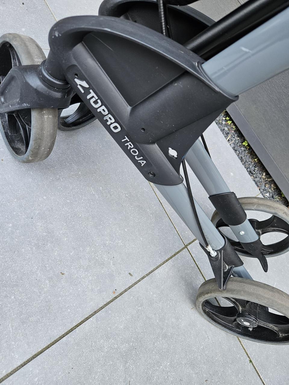 Zeer nette donkergrijze topro troja rollator lichtgewicht