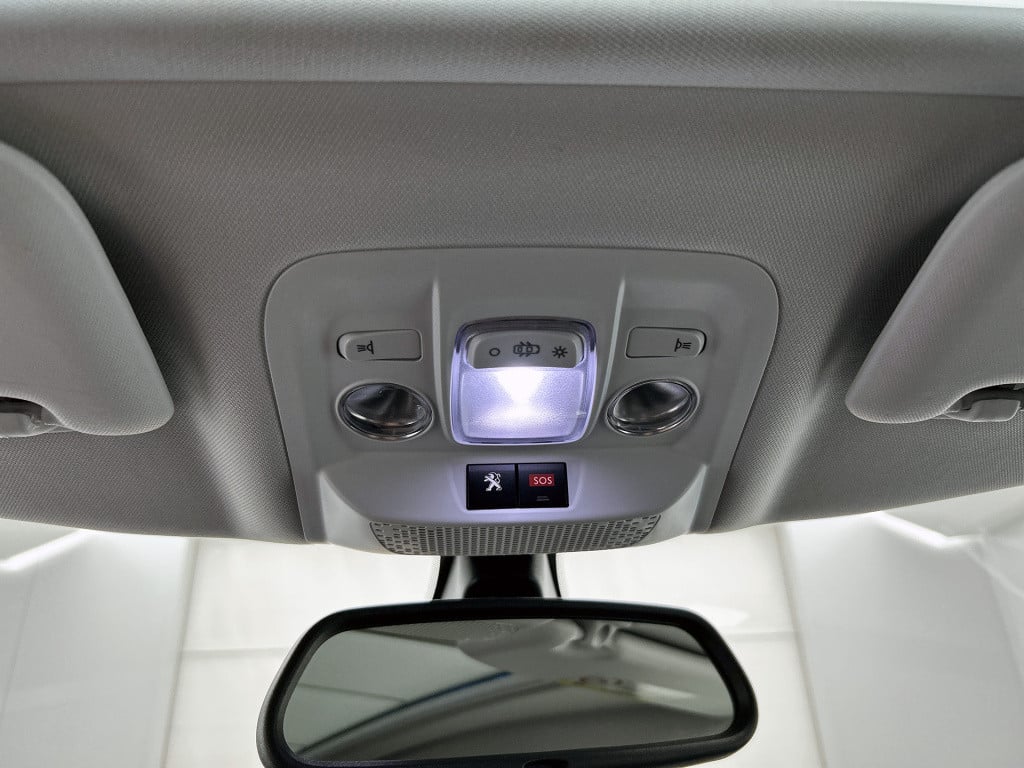 Peugeot 2008 110 pk allure | rijklaar | achteruitrijcamera | trekhaak | pan
