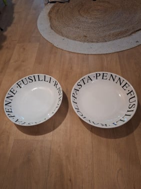2 Italiaanse pastaschalen