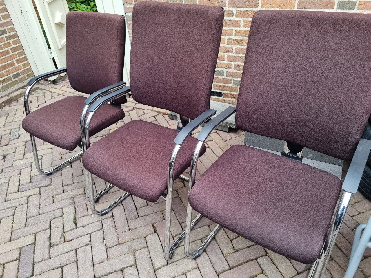 Vergaderstoelen merk Beta met verstelbare rugleuning en stapelbaar