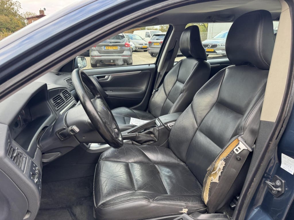 Volvo V70 2.4 d5 edition ii nieuwe apk