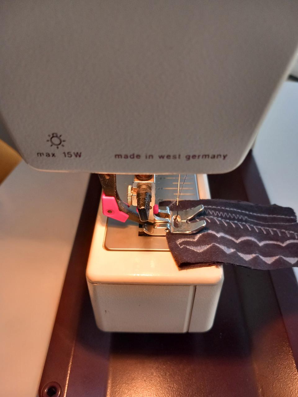 PFAFF 1229 dubbel stof transportI  (idt)