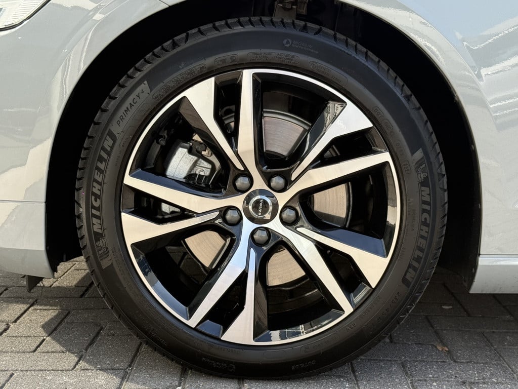 Volvo V60 b3 aut7 163pk essential ed| adap.cruise| camera| stoel.verw