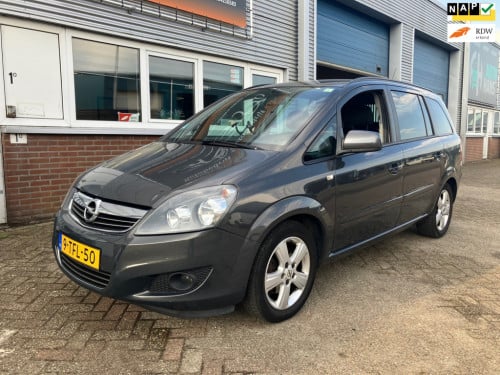 Opel Zafira 1.8 cosmo 7 persoons