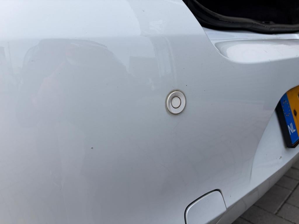 Renault Clio 1.2 collection/apk/airco/cruise ctrl/trehkaak/