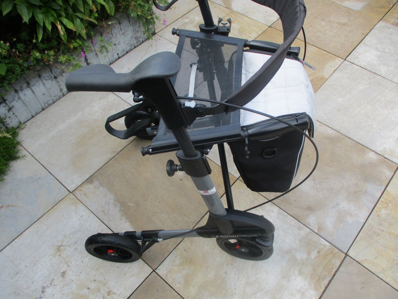 Zgan Topro Troja 2G  rollator met zitje grote tas rugsteun en stokhouder