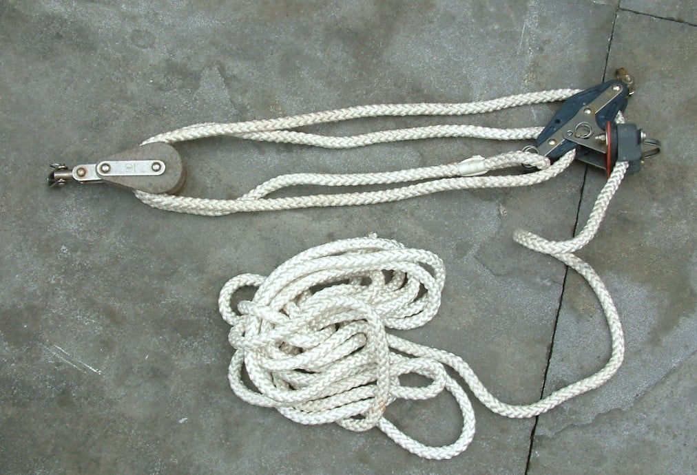 Schoot met katrollen  10 en 12 mm -- fokkenschoot 20 meter  12mm oog midden