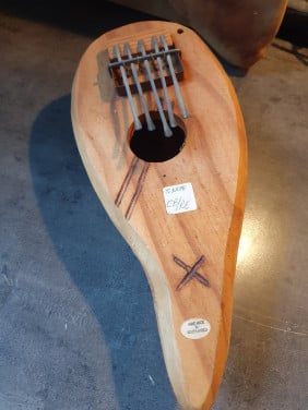 Prachtig handgemaakt snaarinstrument Zenzulu zuid afrika...