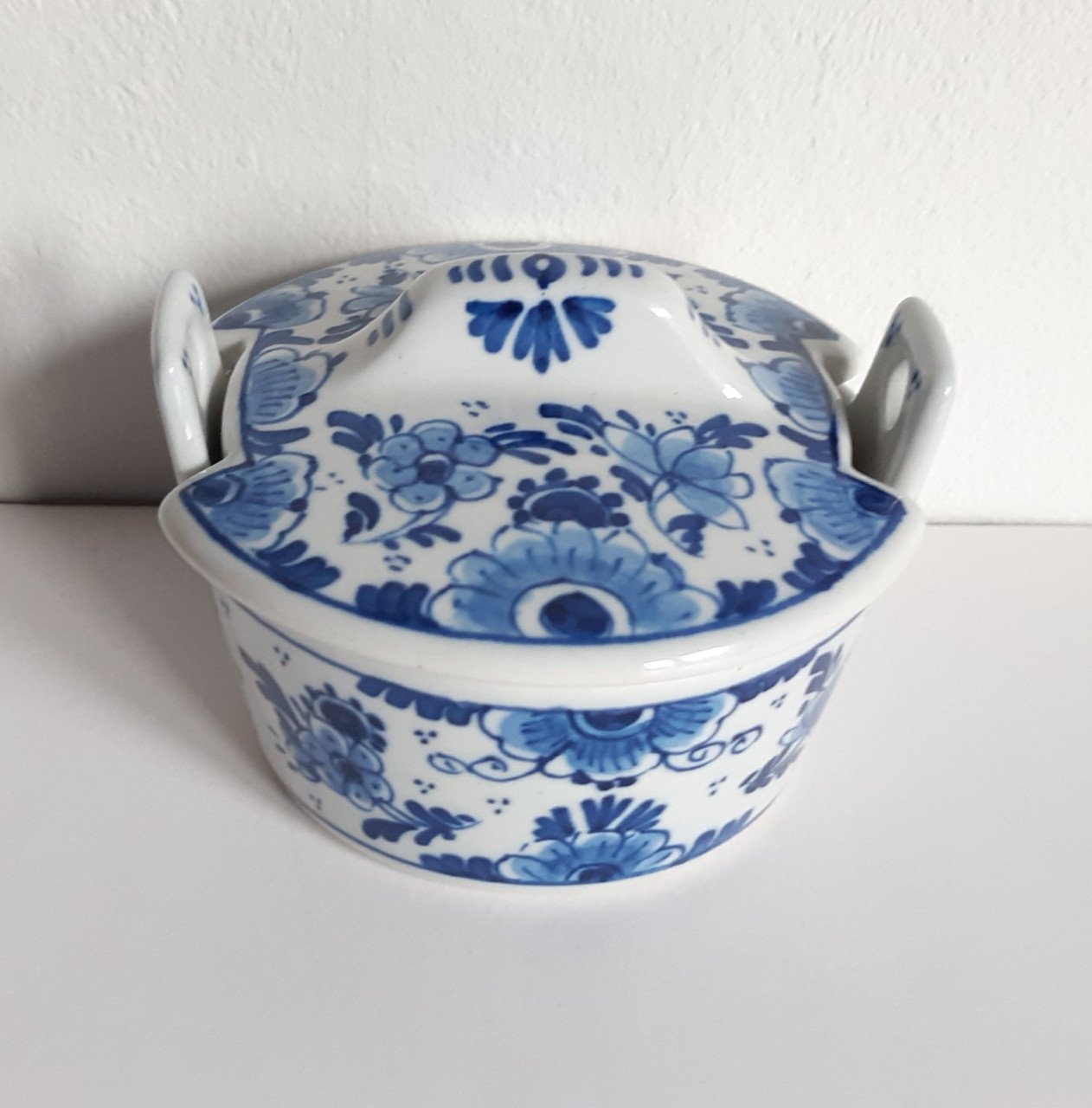 Royal Delft de Koninklijke Porceleyne Fles kleine boterpot, handbeschilderd