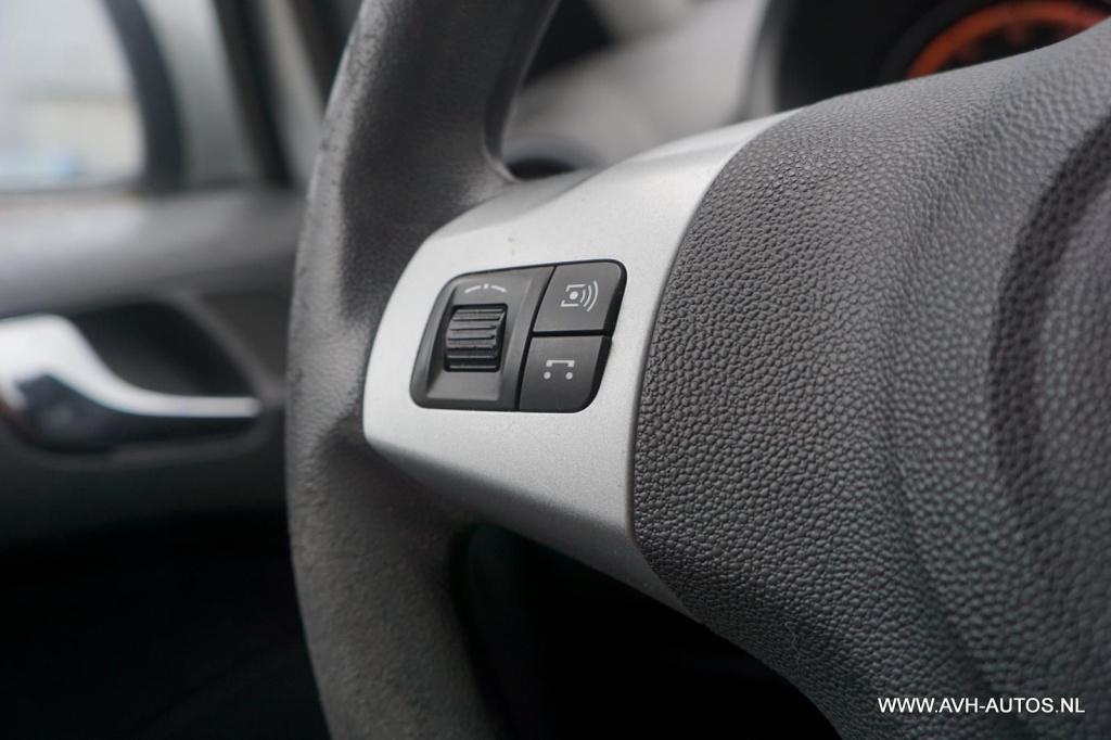 Opel Corsa 1.2-16v cosmo