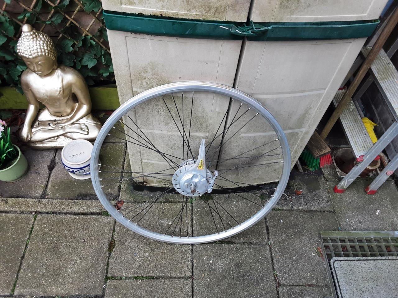 28 inch nexus voorwiel, naafdynamo, rollerbrake rem