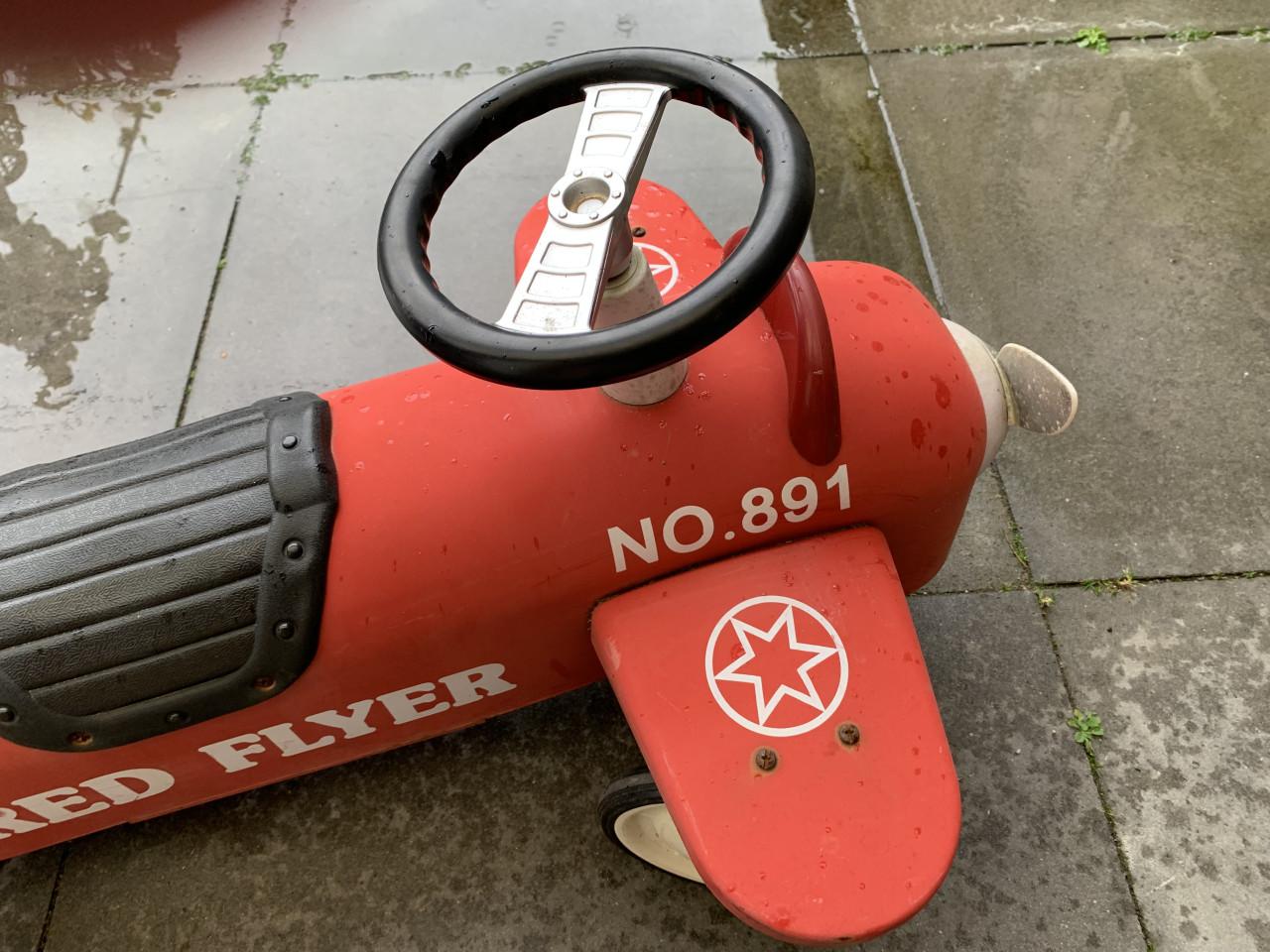 Retro Red flyer loop auto