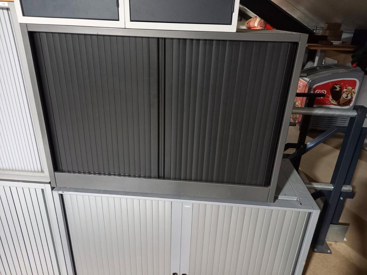 Metalen kast roldeurkast