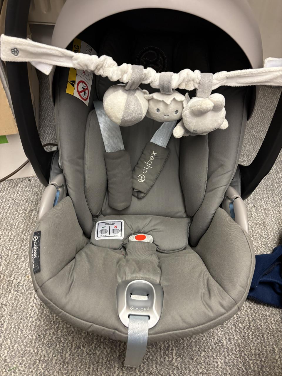 Cybex maxi cosi met 360 graden isofix plateau