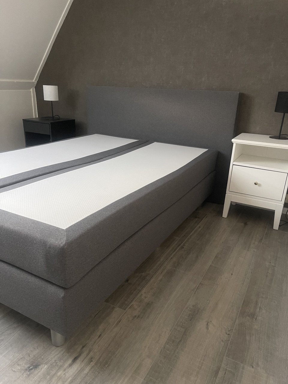 Boxspring Twijfelaar 140x200 - Grijs