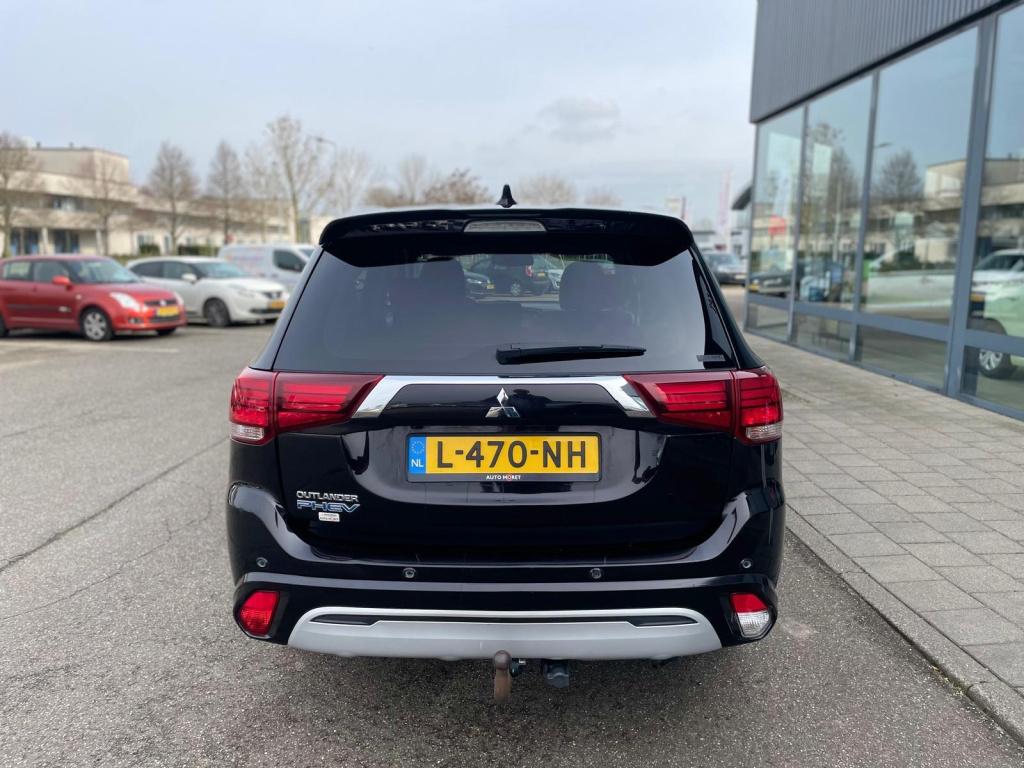 Mitsubishi Outlander 2.4 phev intense+