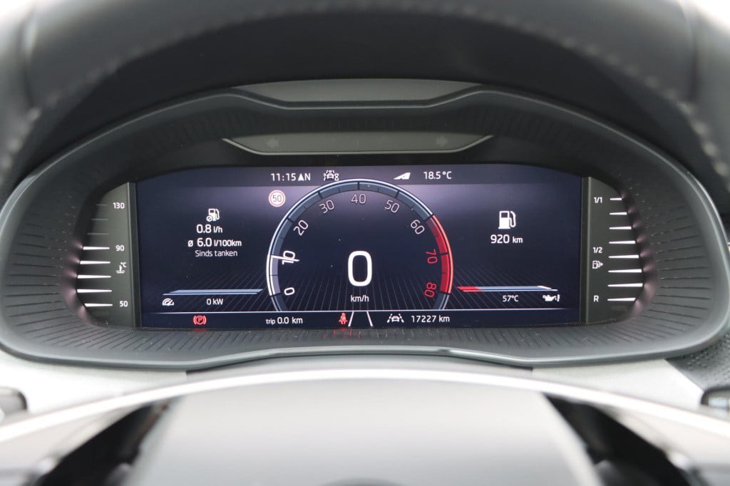 Skoda Scala 1.0 tsi business edition - travel assist