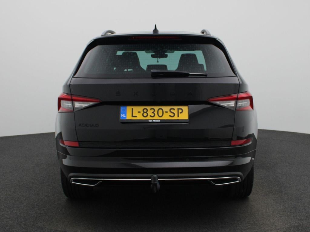 Skoda Kodiaq 1.5 tsi sportline business | panoramadak | trekhaak | sfeerver