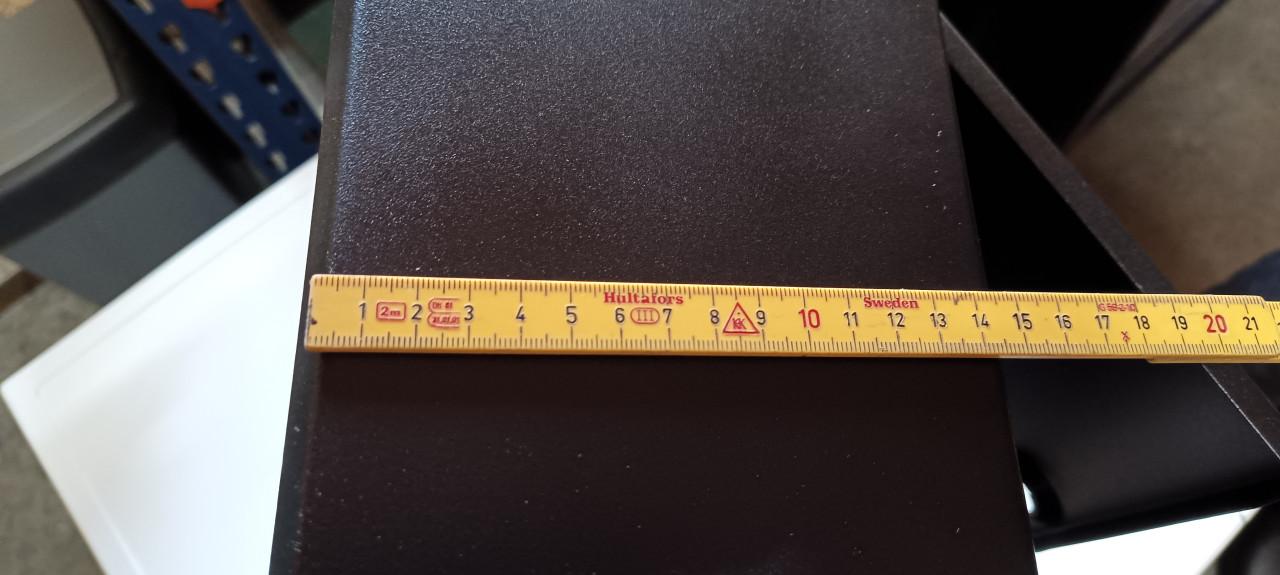 Metalen brievenbus in de kleur zwart, incl. slot + sleutel