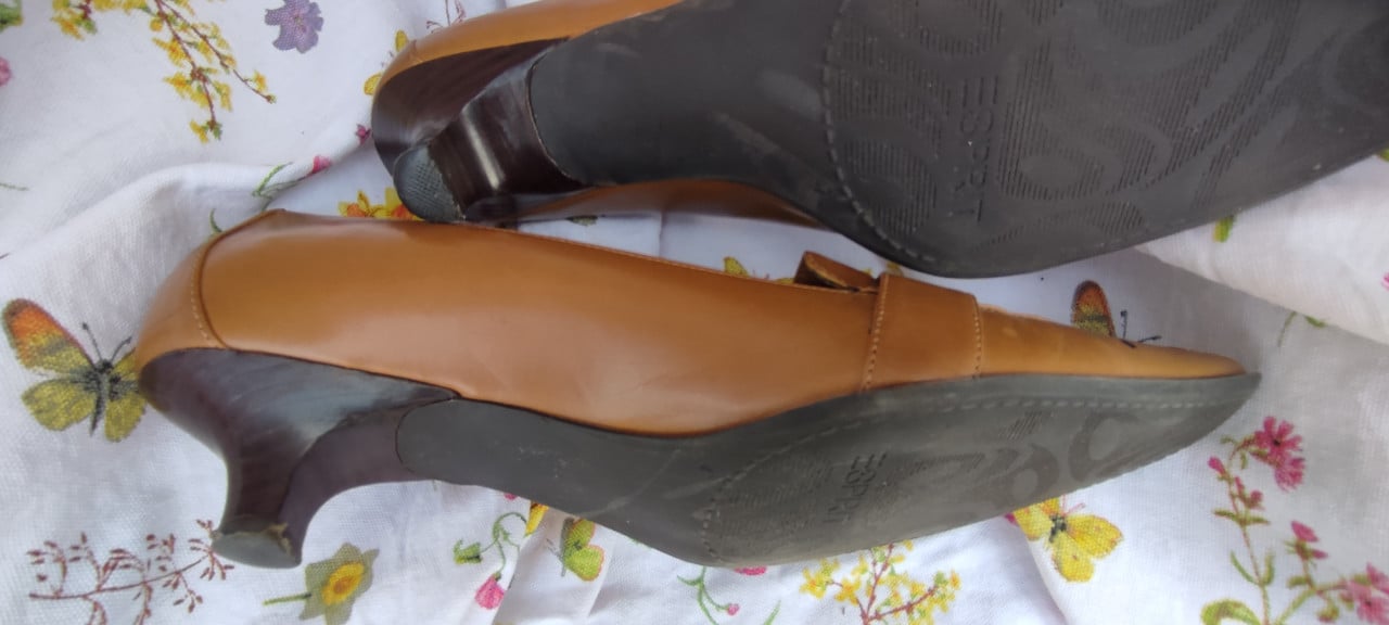 Dames Esprit pumps maat 42 (meer 43)  weinig gedragen, cognac kleur