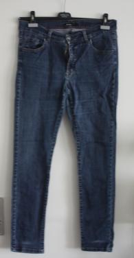 Donker blauwe spijkerbroek maat 44