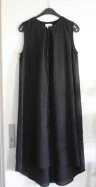 Zwart lange jurk met knoopjes en koordje maat s