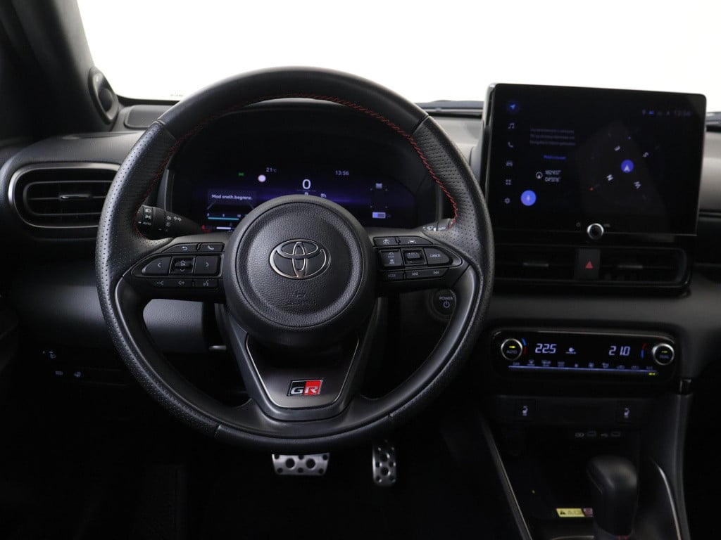 Toyota Yaris 1.5 hybrid 130 gr sport