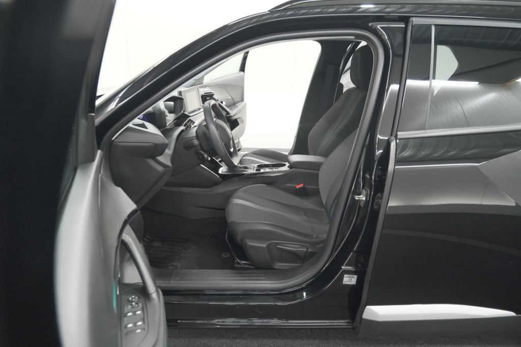 Peugeot 2008 puretech 102 allure pack | camera | apple carplay | parkeersen