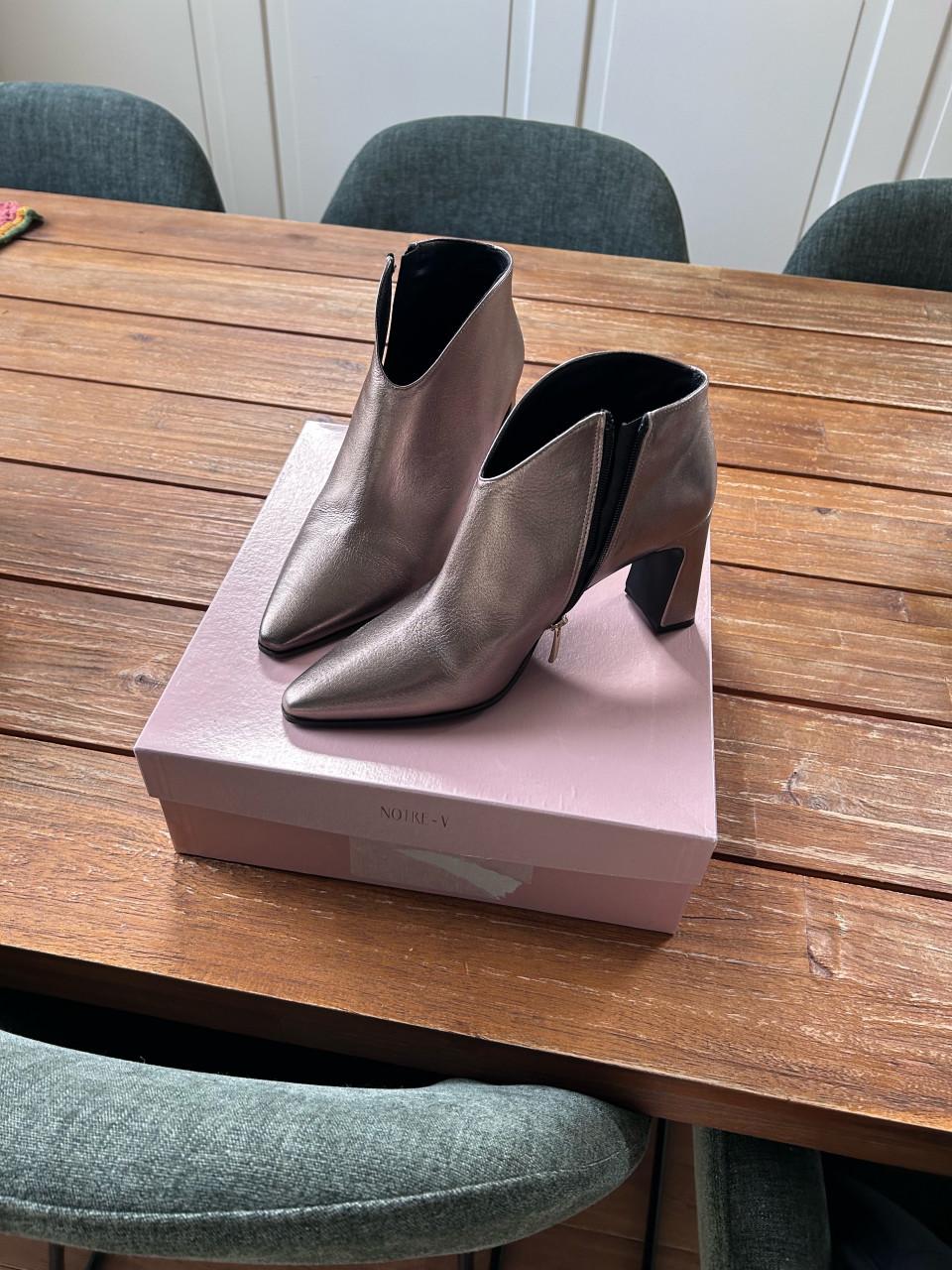 Echt prachtige bronskleurige damesschoenen